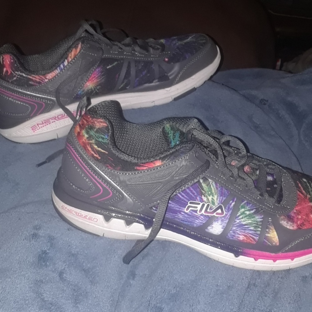 SALE!!! Beautiful! FILA sneakers
